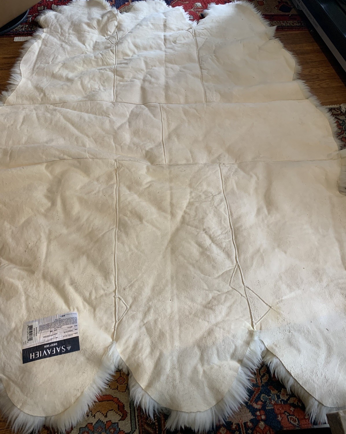 SAFAVIEH Genuine Natural Luxurious Soft Sheepskin Area Rug White 5.38 x 7.15’