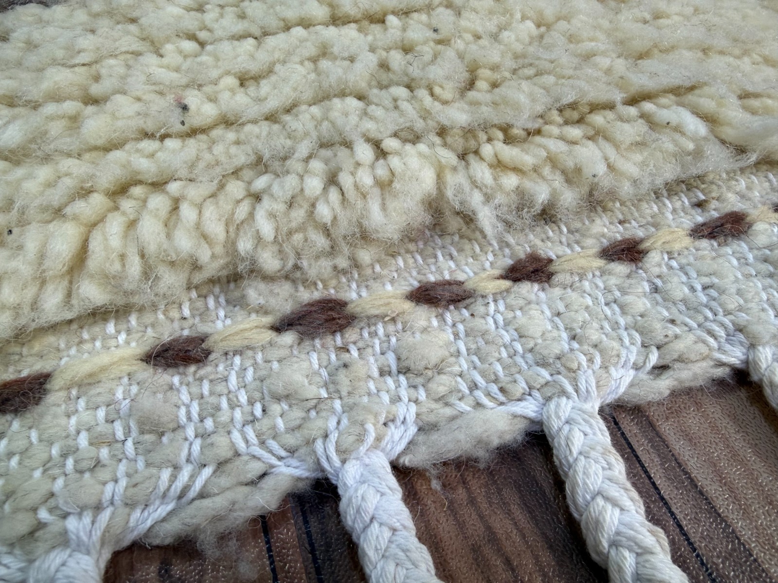Handwoven Moroccan Berber Rug 4.1×6.8 ft – Authentic Wool | Boho Chic