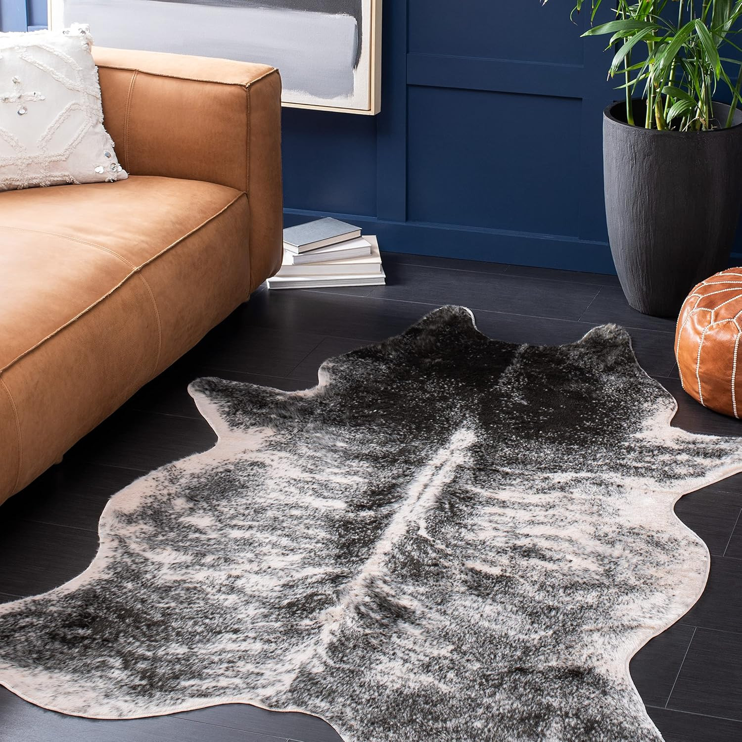 5′ X 6’5″ Faux Cowhide Rug Beige/Black for Rustic Boho Decor
