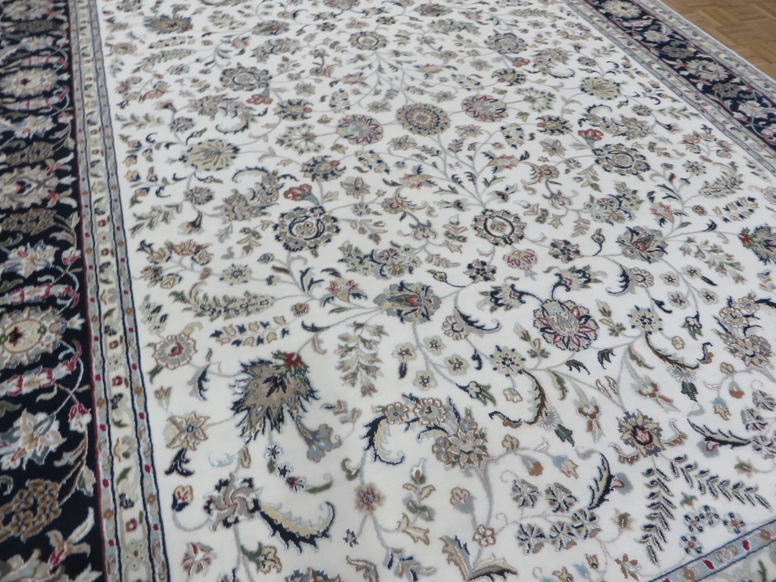 8’11 x 12’1 Hand Knotted Ivory Fine Nain With Silk Oriental Rug G14791