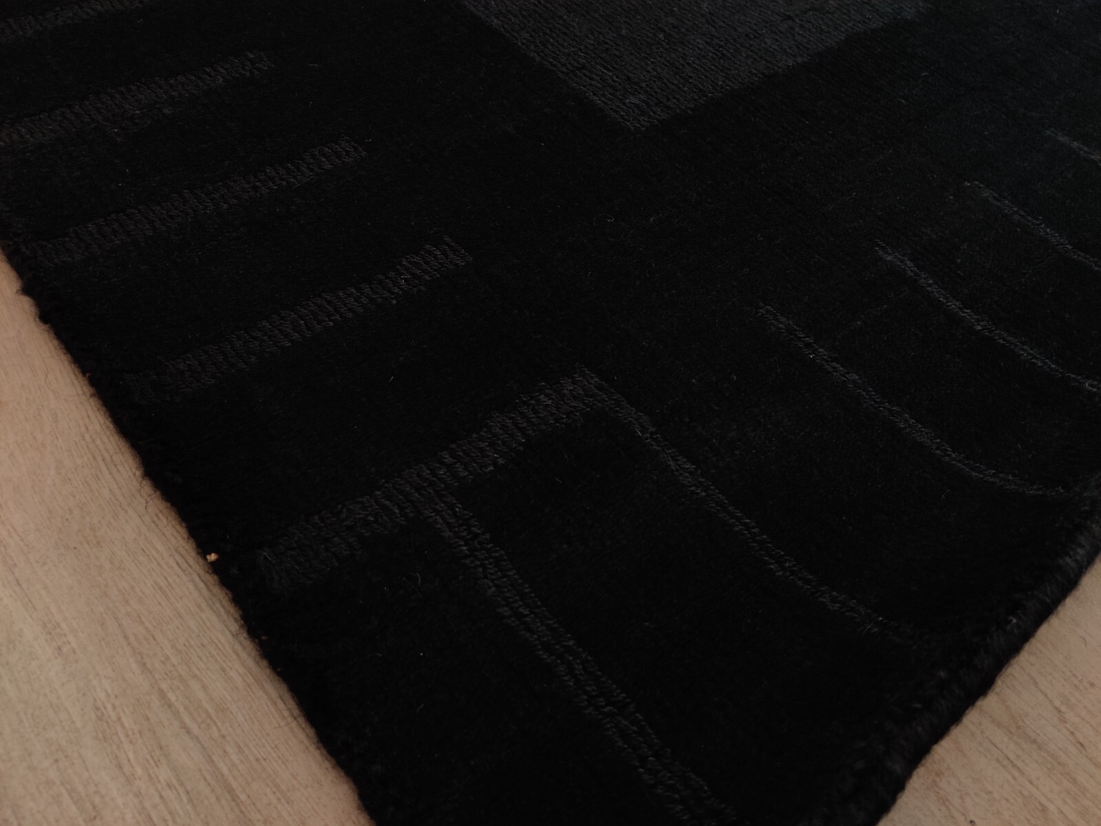 Handmade Wool Area Rug for Living Room Hand-Loomed Knotted 140 x 200 cm