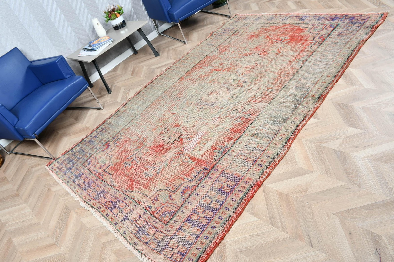 Vintage Turkish Rug 5,4×8,7 ft, Red Large Moroccan Wool Rug