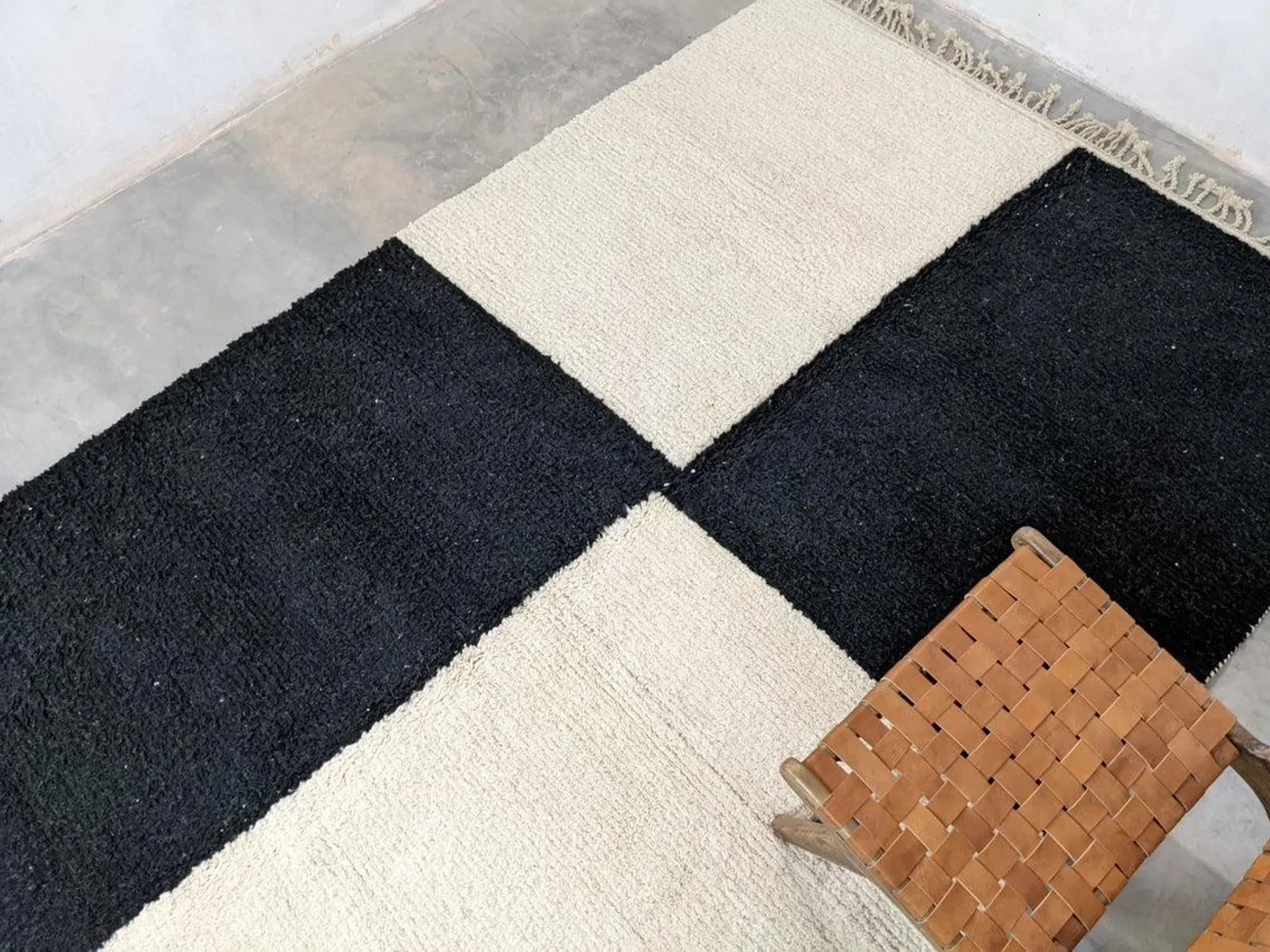 Design Color White and Black Moroccan Berber Beni Ourain Wool Handmade Carpet Ru