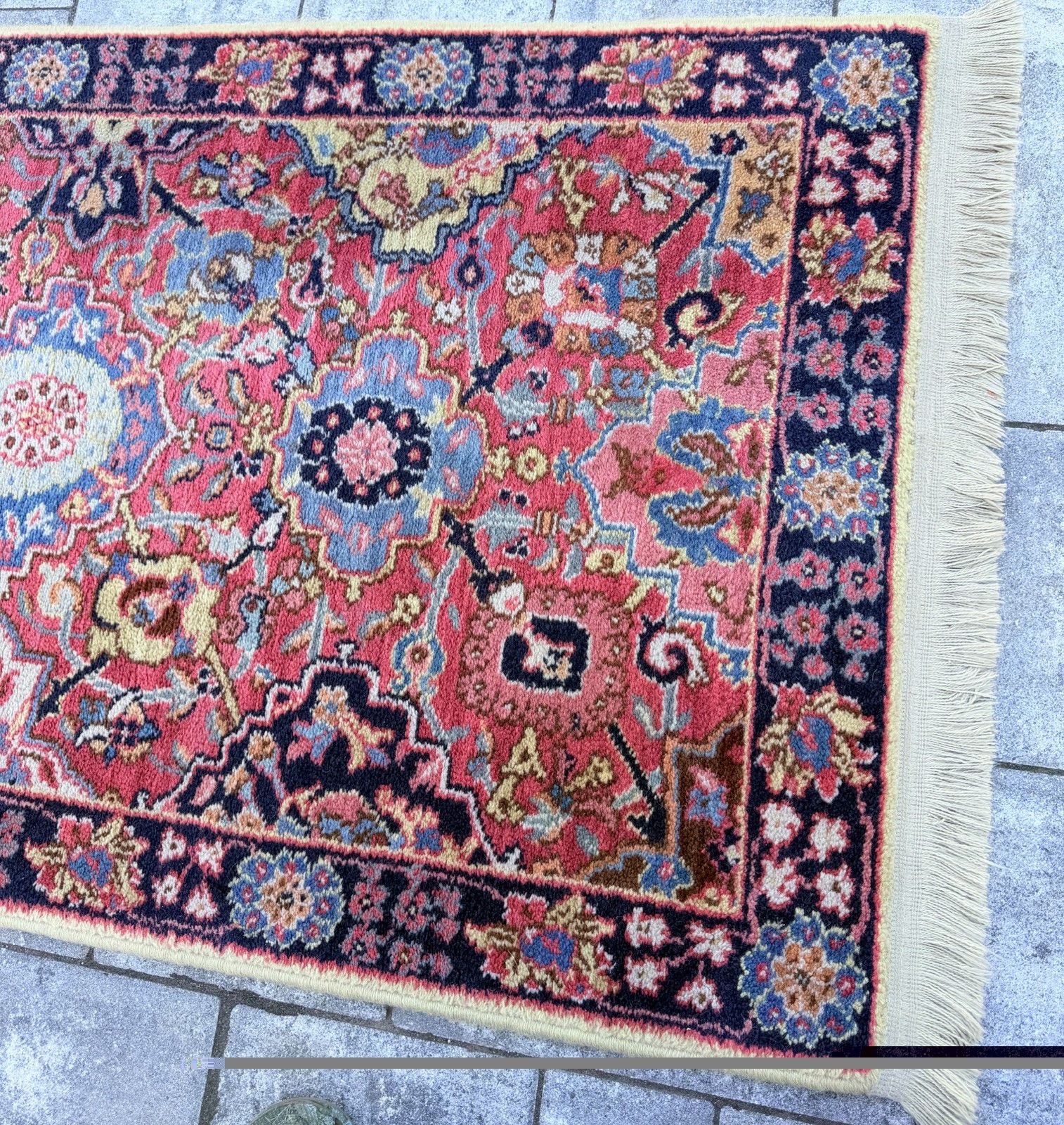2.6×12 KARASTAN WILLIAMSBURG KIRMAN VASE 557 100% WOOL RUG – VERY GOOD CONDITION