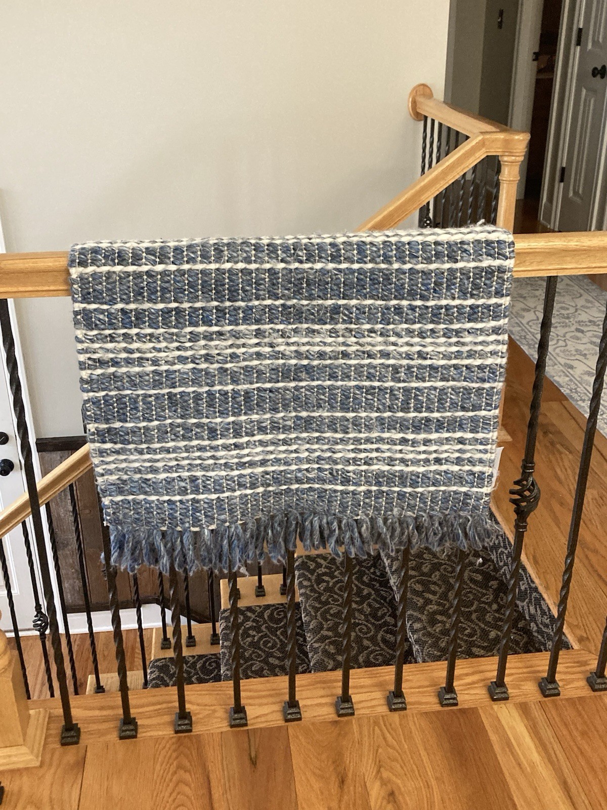 Calvin Klein Wool Blend 2×4’ Area Rug Woven Blue/White