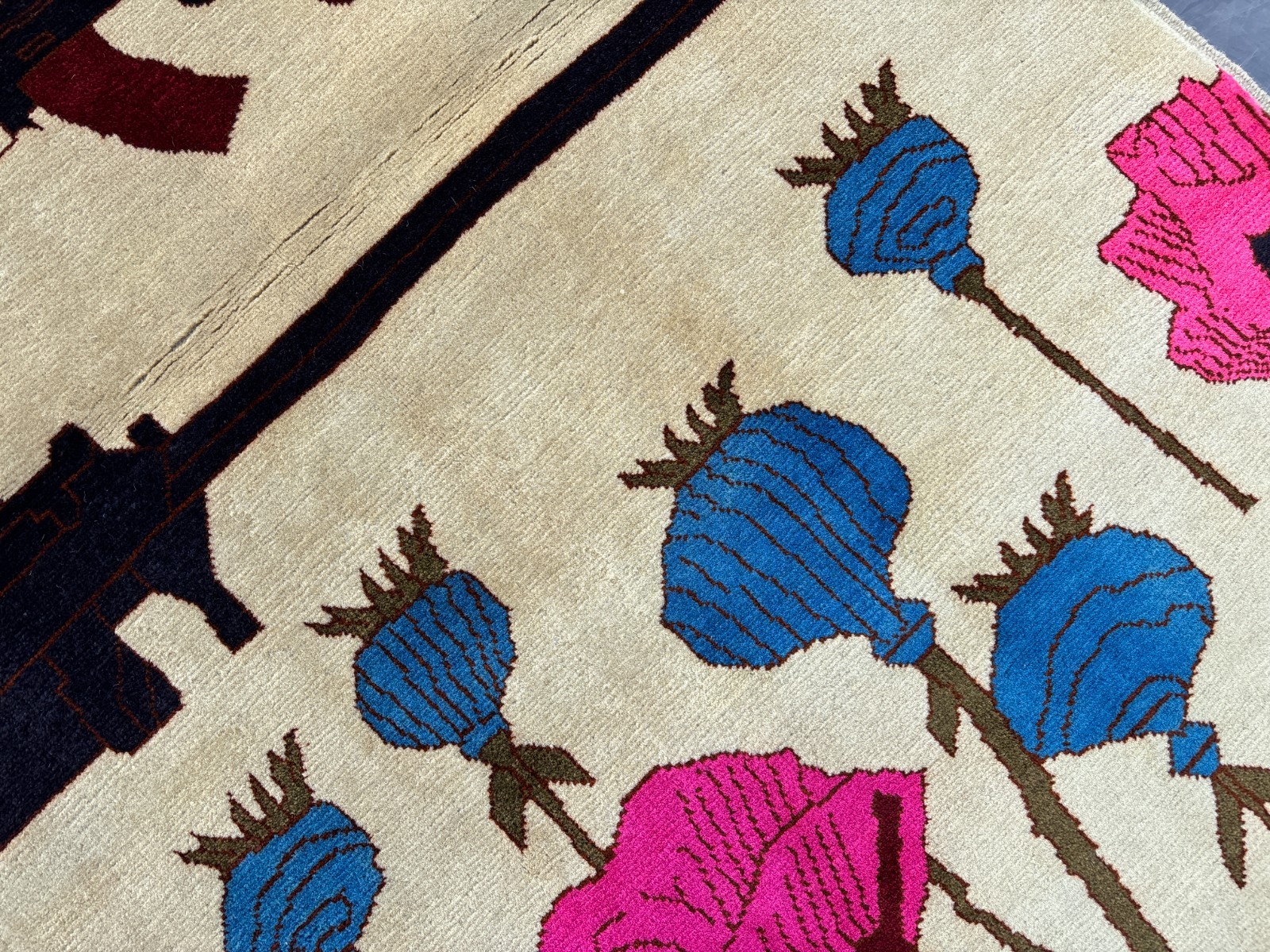 Afghan Hand-Knotted Oushak War Rug – Military Floral Tribal Nomadic Art Rug