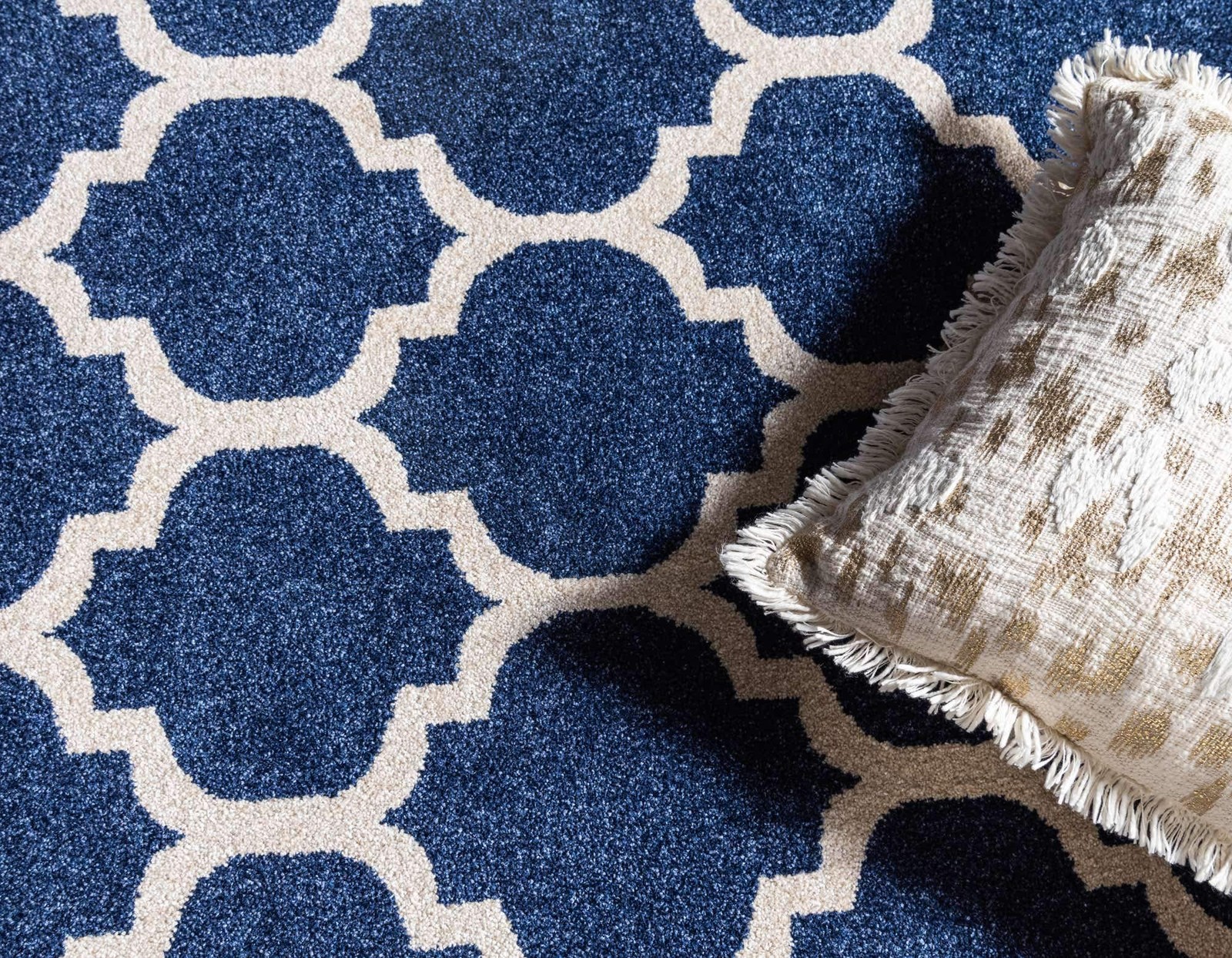 Trellis Collection Area Rug – Philadelphia (5′ 3″ x 8′ Rectangle Dark Blue/Na…