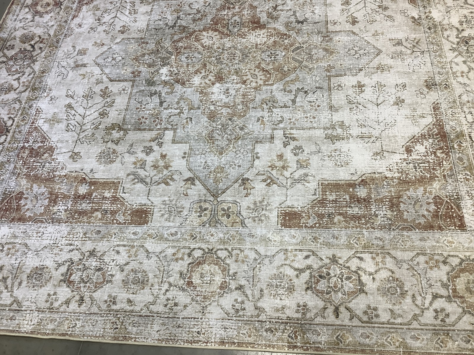 LIGHT GREY / RUST 8′-0″ x 8′-0″ Damaged Rug Reduced Price 1172682769 TSN105F-8SQ