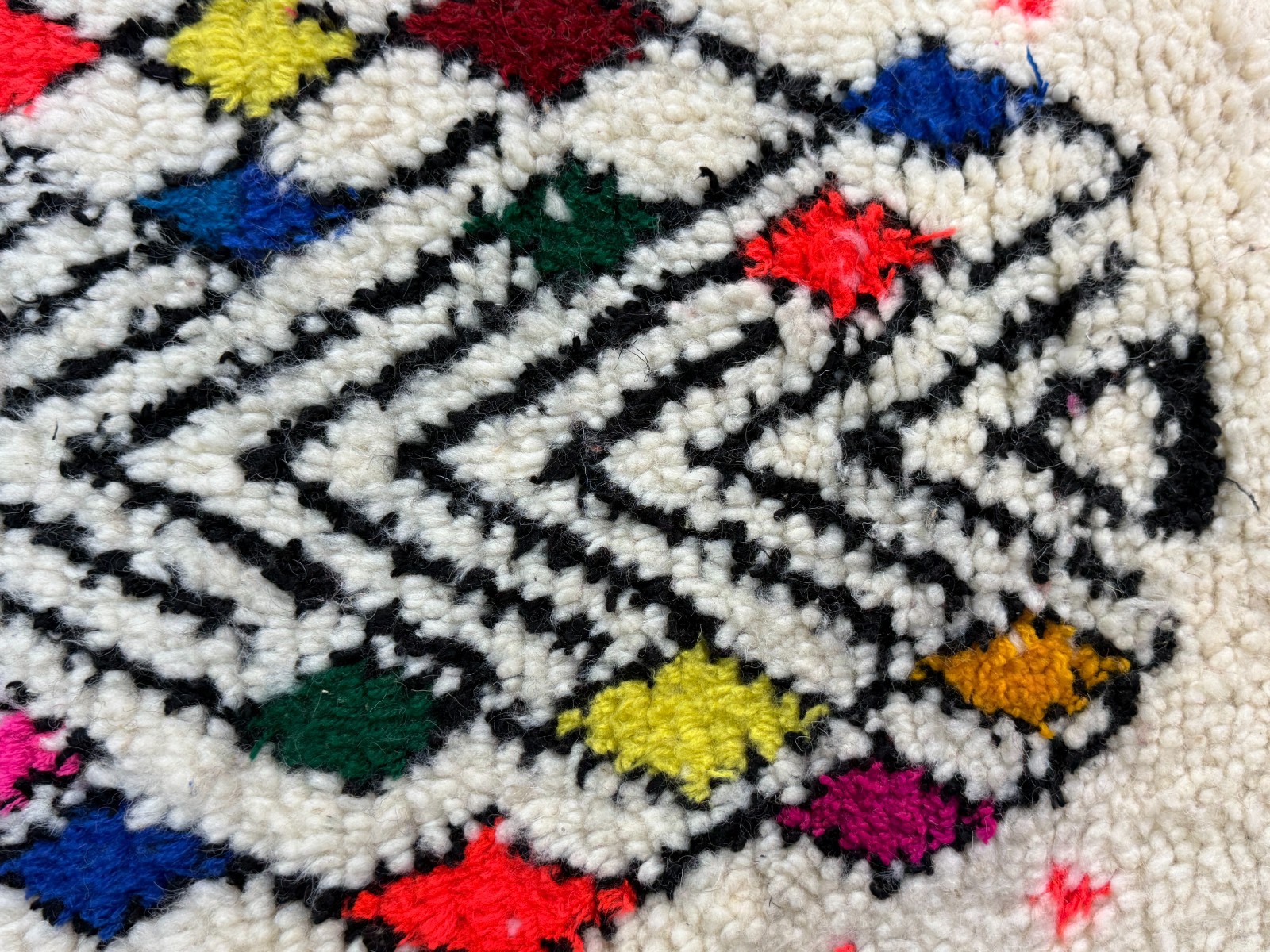 Handwoven Moroccan Berber Rug 3.5×5.4 ft – Authentic Wool | Boho Chic