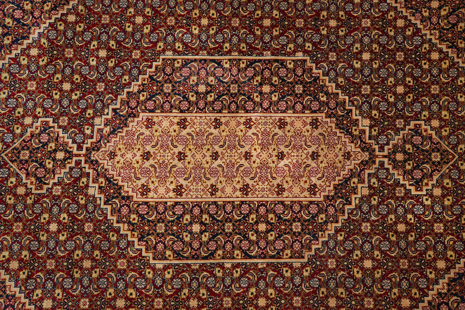 5 x 6 Wool and Silk Irran Perrsian Tabriiz Mahii Rug #F-3026