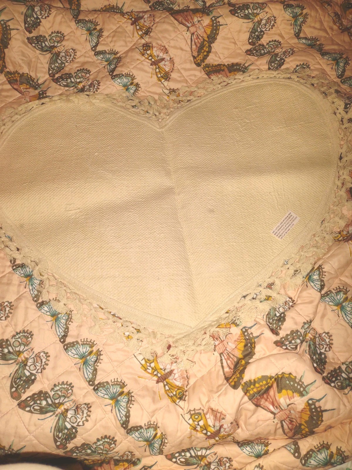 Cow Heart Shaped Rug White/Tannish With Tassels 30”x24” NWT