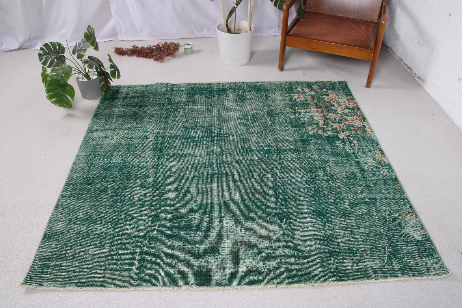 Turkish Rug 5,6×5,2 ft, Green White Southwestern Wool Vintage Rug