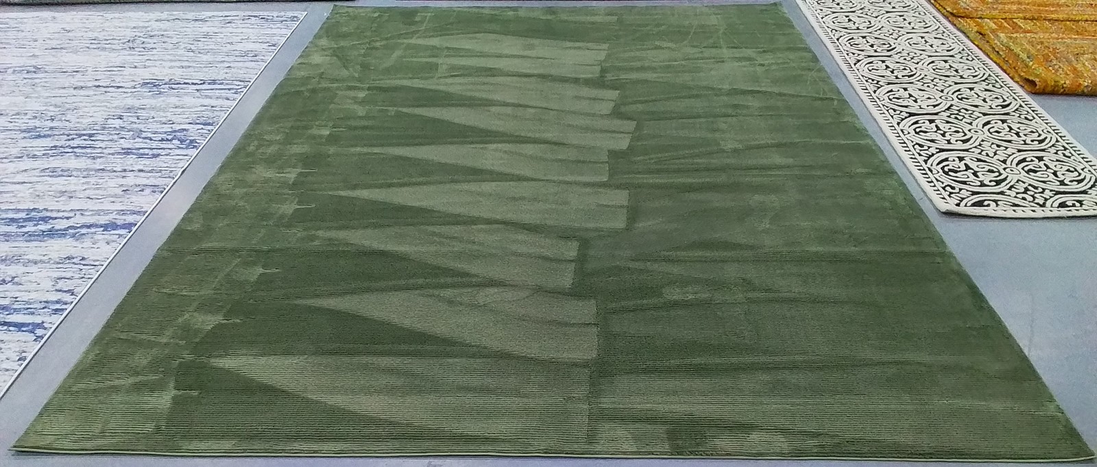 GREEN 9′-0″ x 12′-0″ Flaw in Rug, Reduced Price 3172810317 REV102Y-9