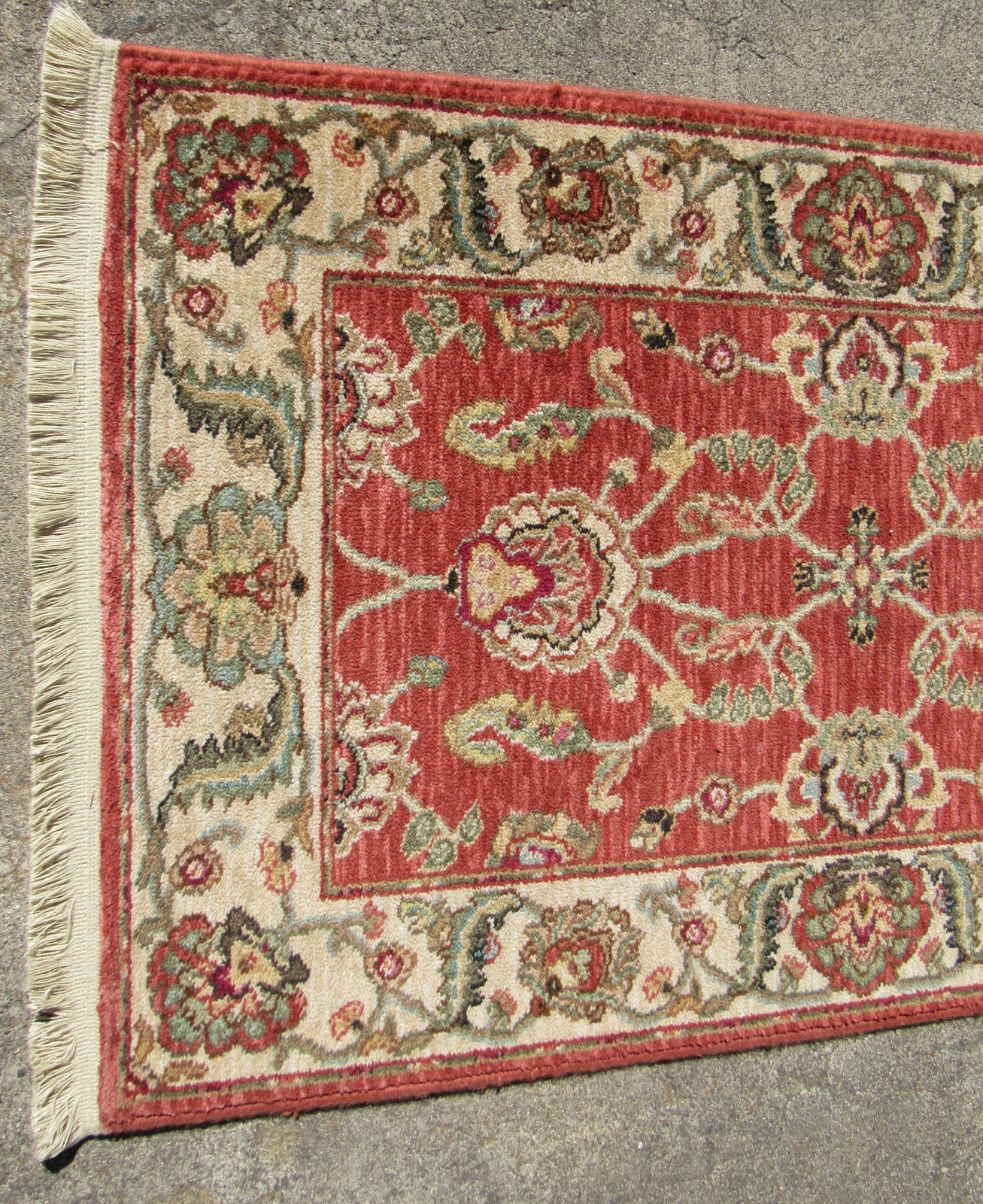 Beautiful Vintage Karastan Runner Style Ashara Agra Red Size 2’6”x 4’ USA Made