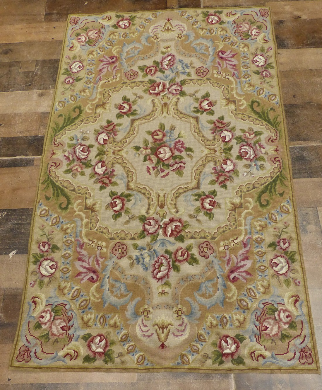 2’6″x4′ New French Aubusson Design Chic hand knotted wool Needlepoint area rug