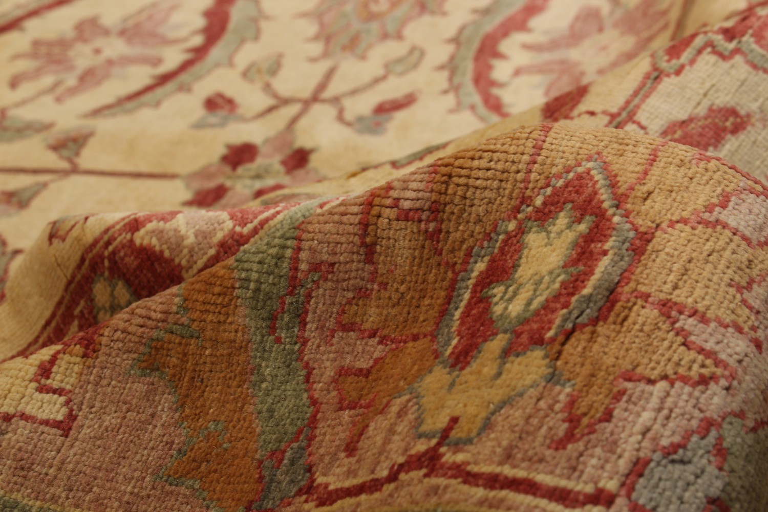 Traditional Cream, Red Hand-knotted Oriental Carpet 7’3″ x 9’3″ Wool Area Rug