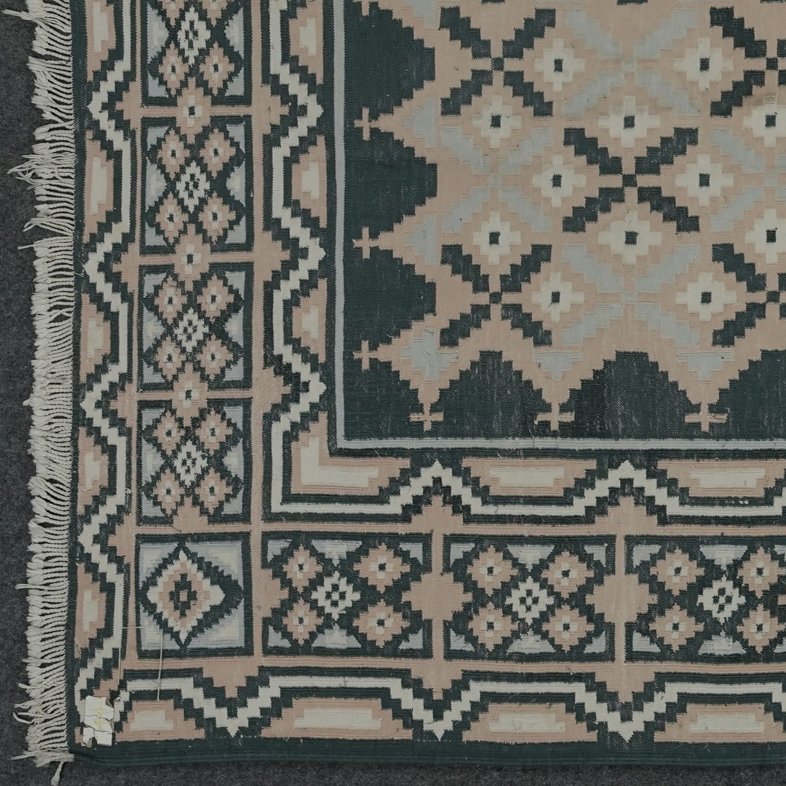 Handwoven Cotton Rug 4′ x 6′ Black Beige Tribal Geometric Flatweave Dhurrie