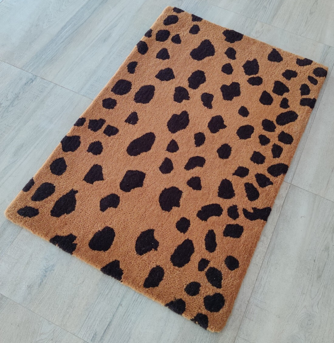 Handmade Tufted Wool Rug for Kids Teens Orange Cheetah Spotted Rug 2 x 3 ft