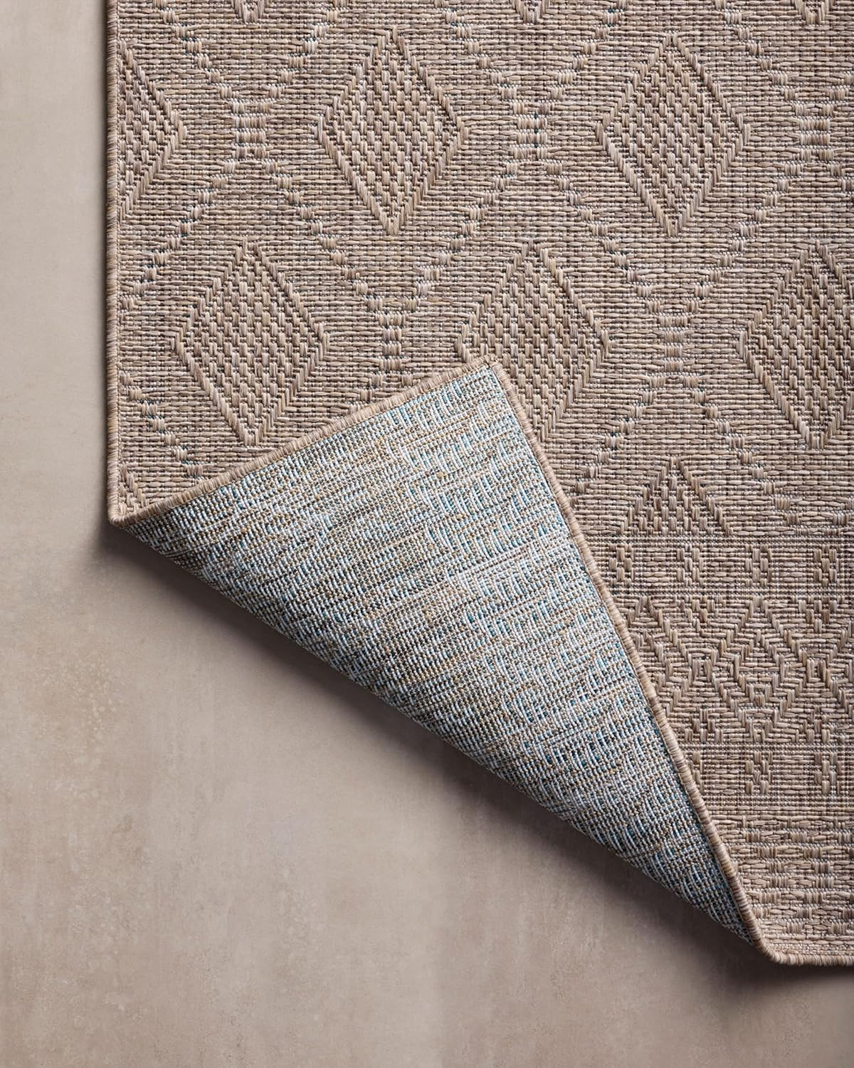 Loloi Topanga Collection 5’3″ x 7’6″ Natural/Mist Indoor/Outdoor Area Rug