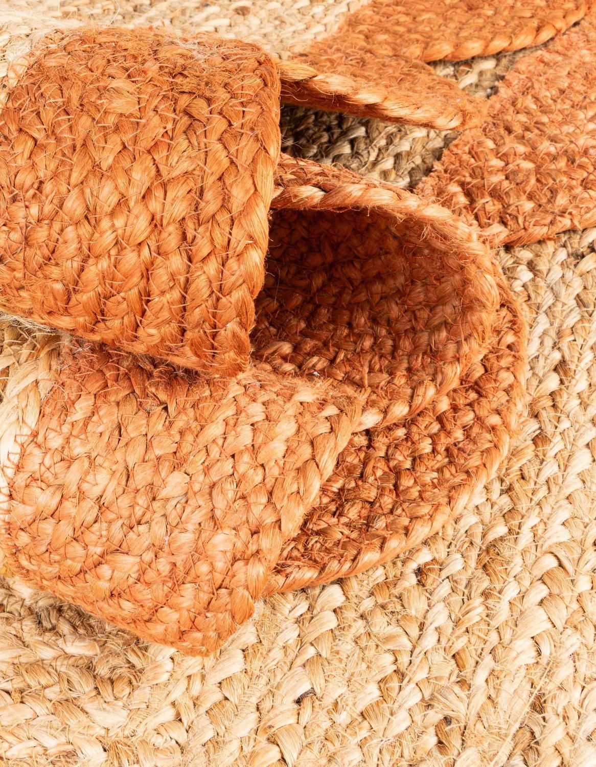 Sivi Handmade Scallop Braided Jute Rug – Natural Jute Area Rug