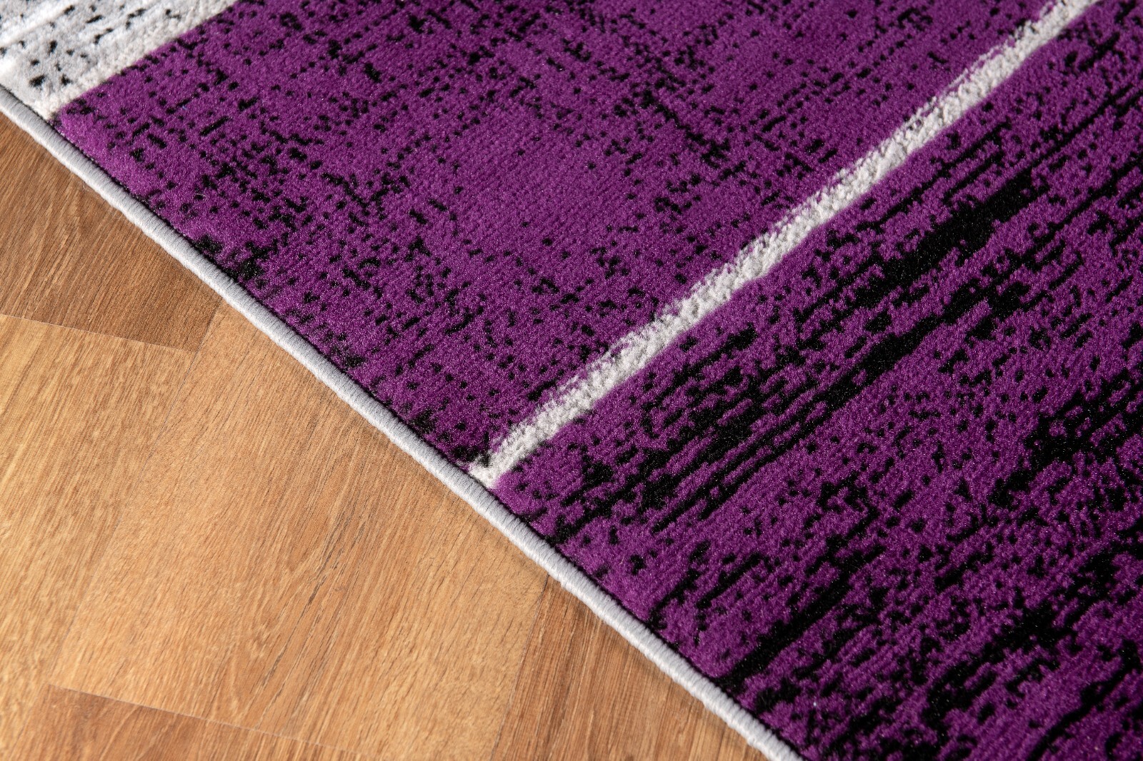 L’Baiet Verena Purple Geometric 4 ft. x 6 ft. Rug