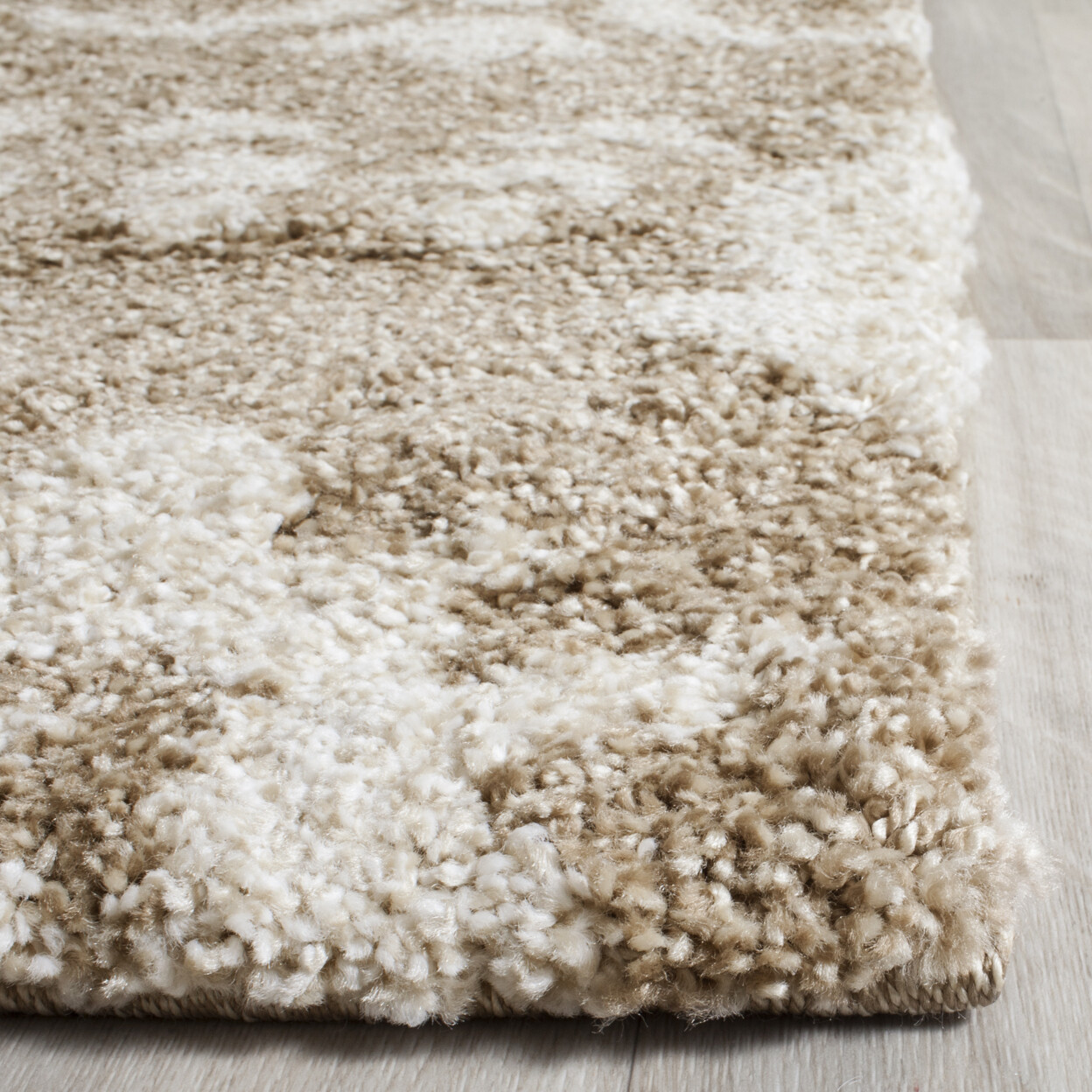 SAFAVIEH Contemporary Damask Floral Plush Shag Area Rug Smoke & Beige Florida