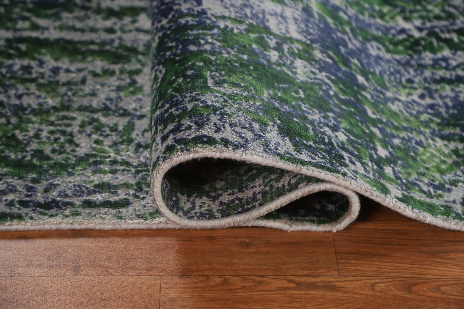 100% Silk Hand-knotted 5×7 Abstract Modern Area Rug