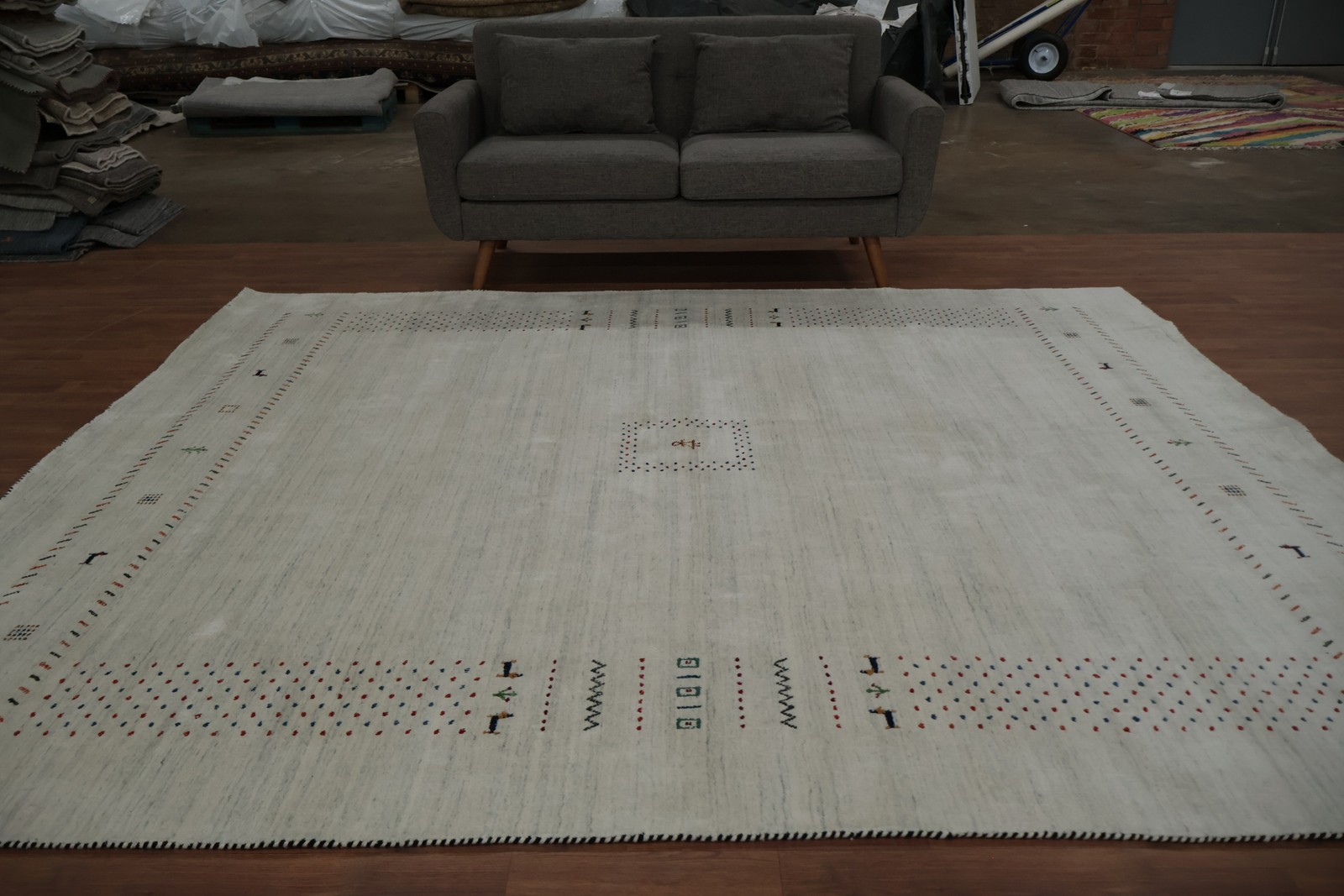 Simple yet Stylish Handmade Area Rug 8×10 for a Touch of Modern Purity Carpet
