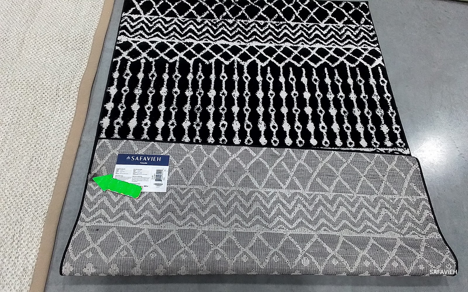 BLACK/IVORY 4′-0″ x 6′-0″ Damaged Binding Rug Reduced Price 1172802467 TUL270Z-4