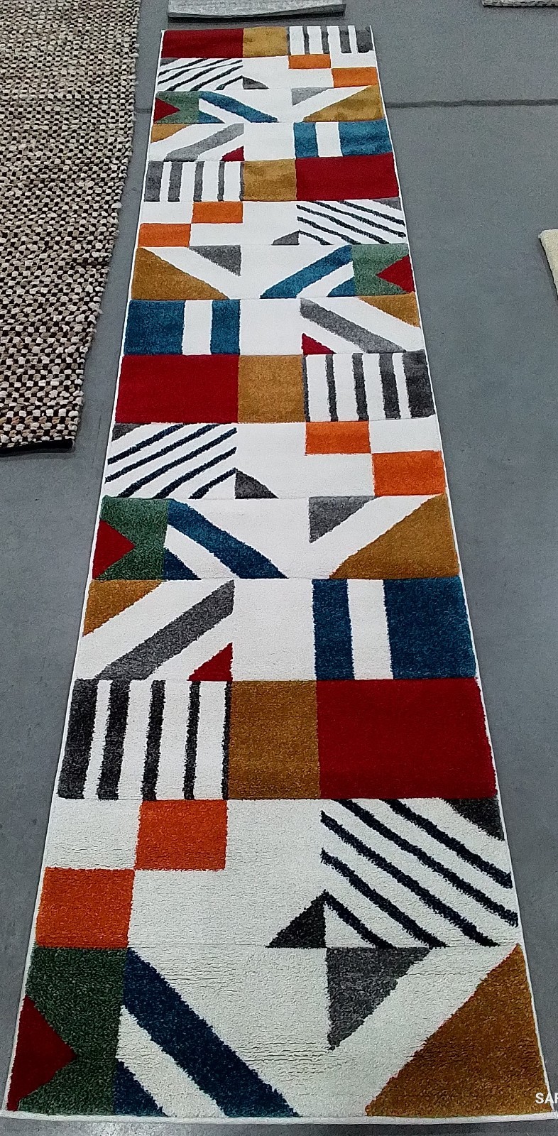 IVORY / PBLUE 2′-3″ x 10′-0″ Back Stain Rug Reduced Price 1172780169 HLW709B-210