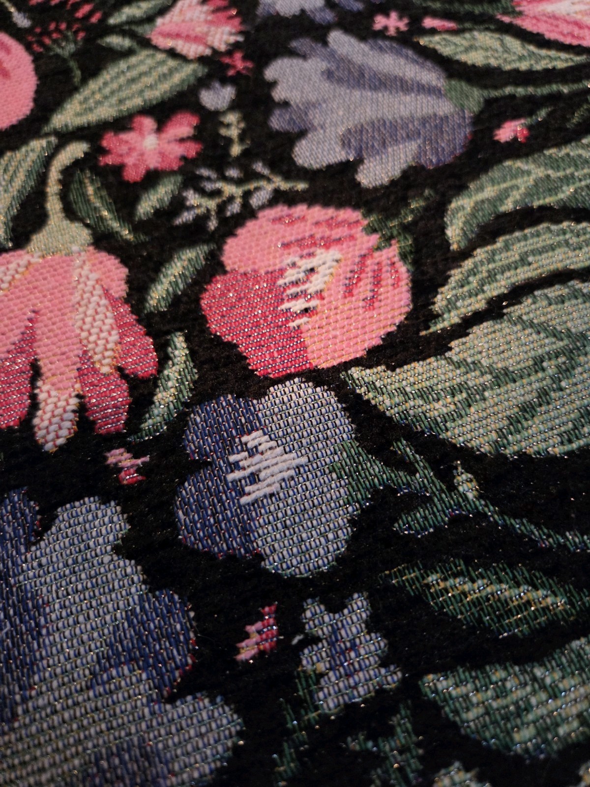 NEW⚘⚘️Glitter Pink Purple Floral Larkspur Living Accent Rug 20×32 Inches Indoor