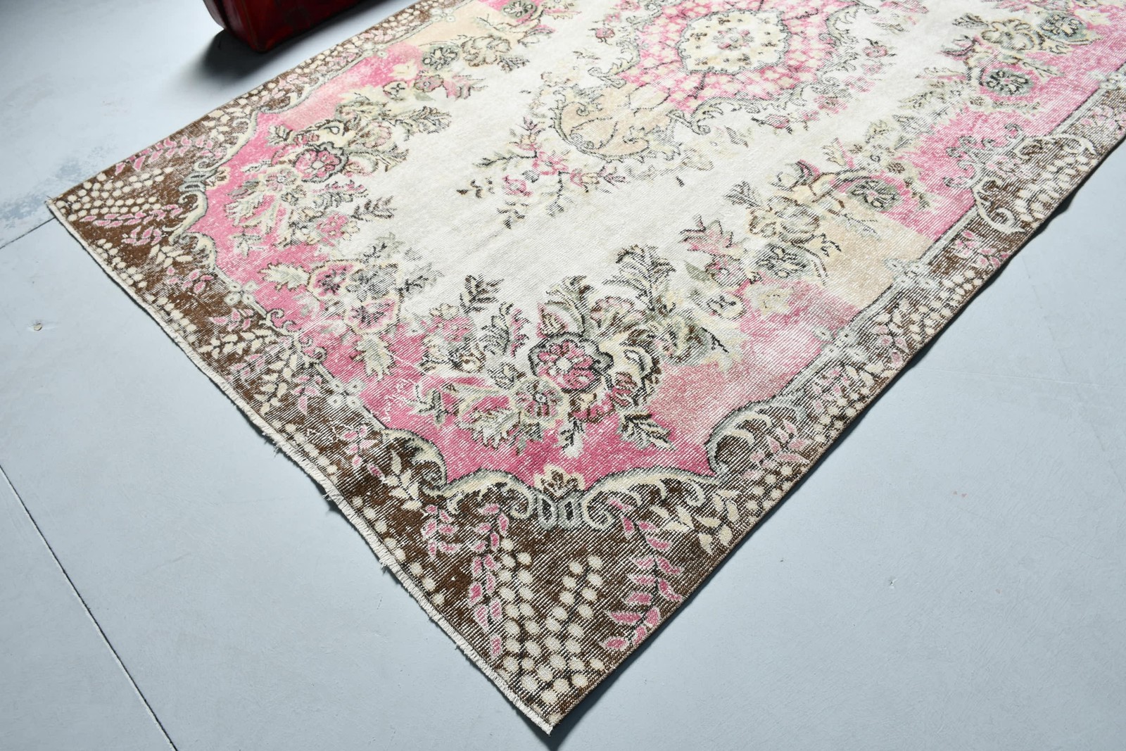 Vintage Large Rug 5,6×9,1 ft, Pink Oriental Turkish Wool Rug