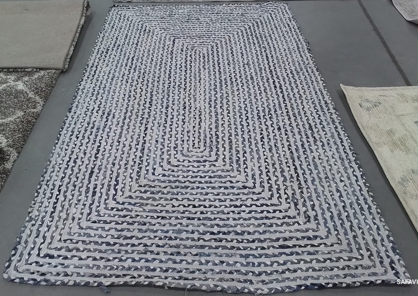 BLUE / IVORY 5′-0″ x 8′-0″ Back Stain Rug, Reduced Price 1172795864 BRD260M-5