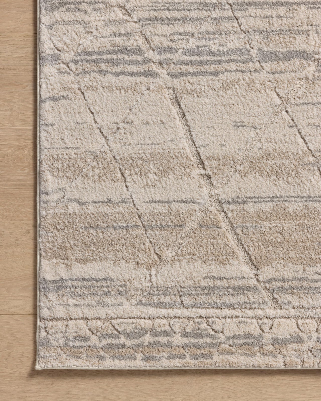 Loloi Monty Collection MOT-02 Ivory/Natural 4′ x 6′ Accent Rug