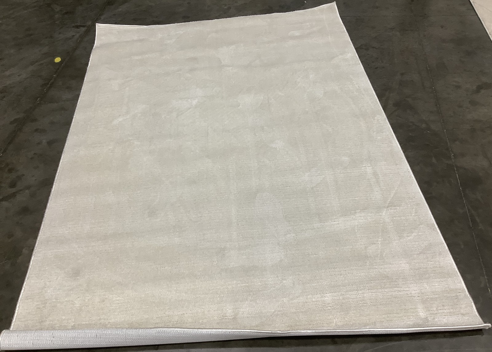 IVORY 5′-3″ x 7′-6″ Back Stain Rug, Reduced Price 1172683321 MEL108A-5