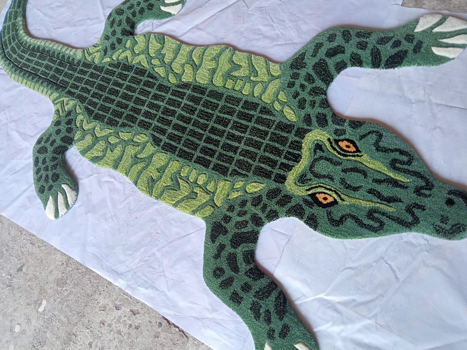Handmade Crocodile Tufted Rug Custom Animal Shape Rug Green Art Rug Unique floor