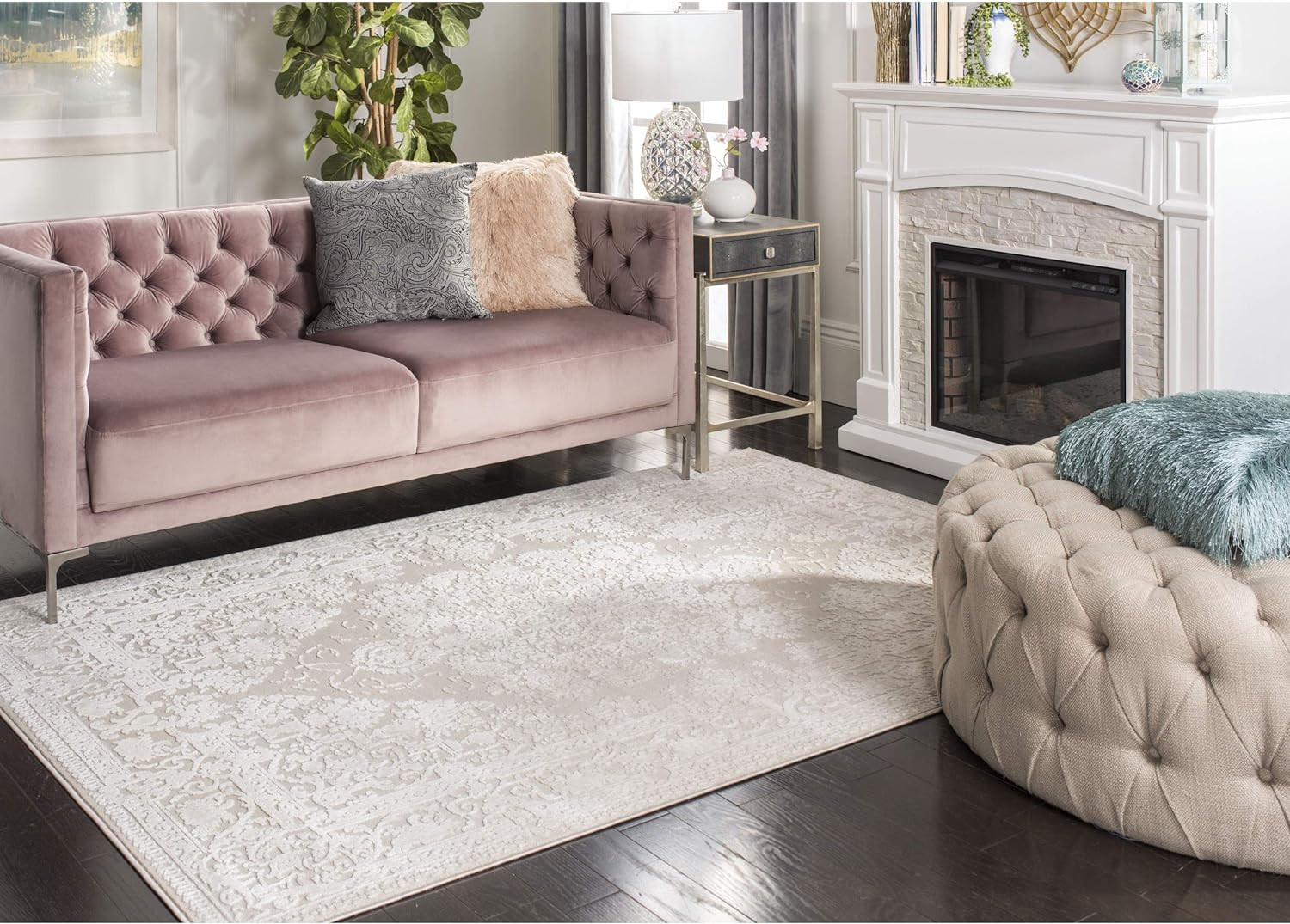 Vintage Distressed Area Rug 5’1″ x 7’6″ – Creme & Ivory, Non-Shedding