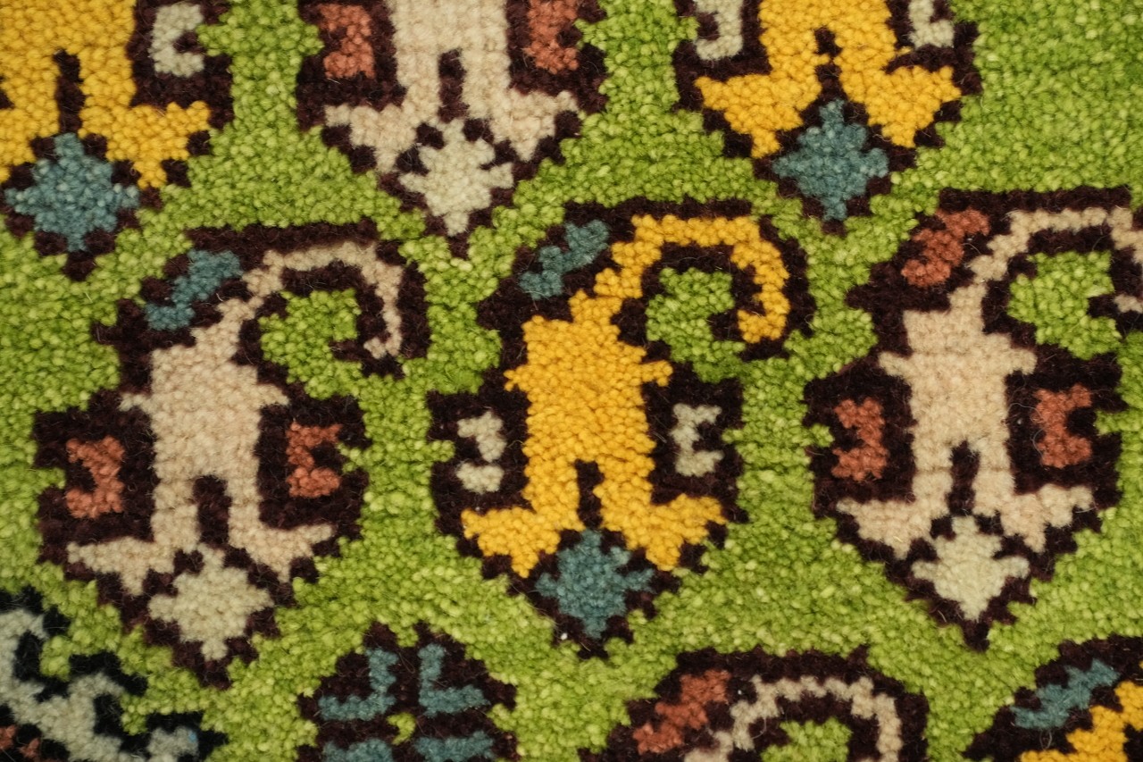 Eclectic Style Area Rug 4×8 with Design in Medallion Oranges & Light Green Hues