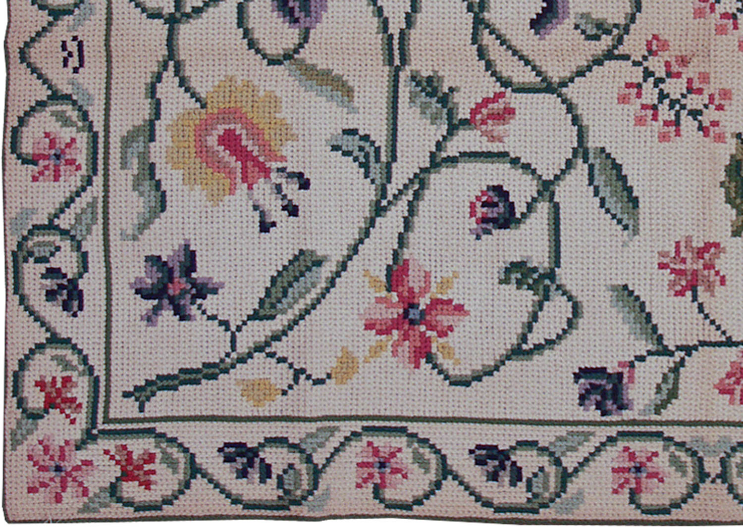 Needlepoint RRA 4×6 Portugal Ivory FLORAL Vines 28316