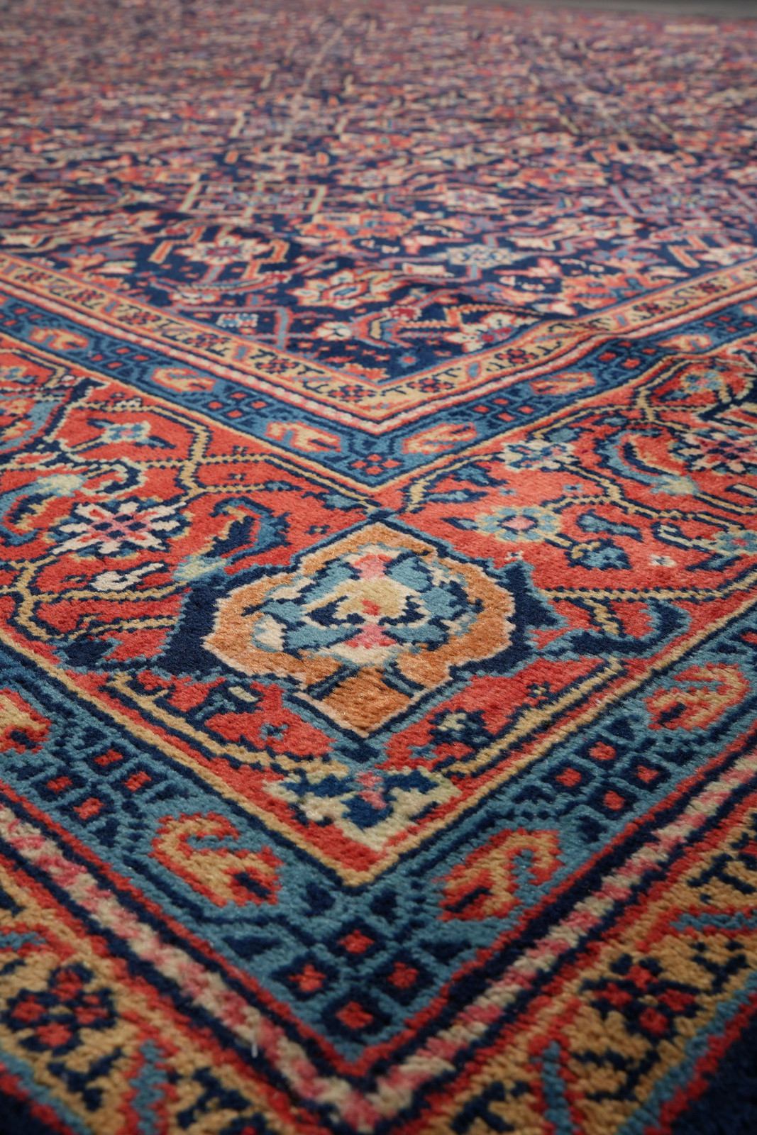 8.8 x 12 Perrsian Tabriiz Mahii Herrati Rug #F-4125