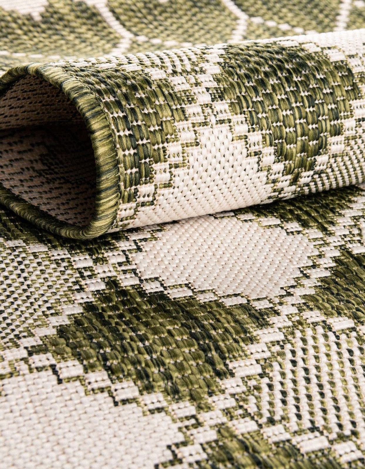 Outdoor Trellis Collection Area Rug – Traliccio (4′ 1″ x 6′ 1″ Rectangle, Gre…