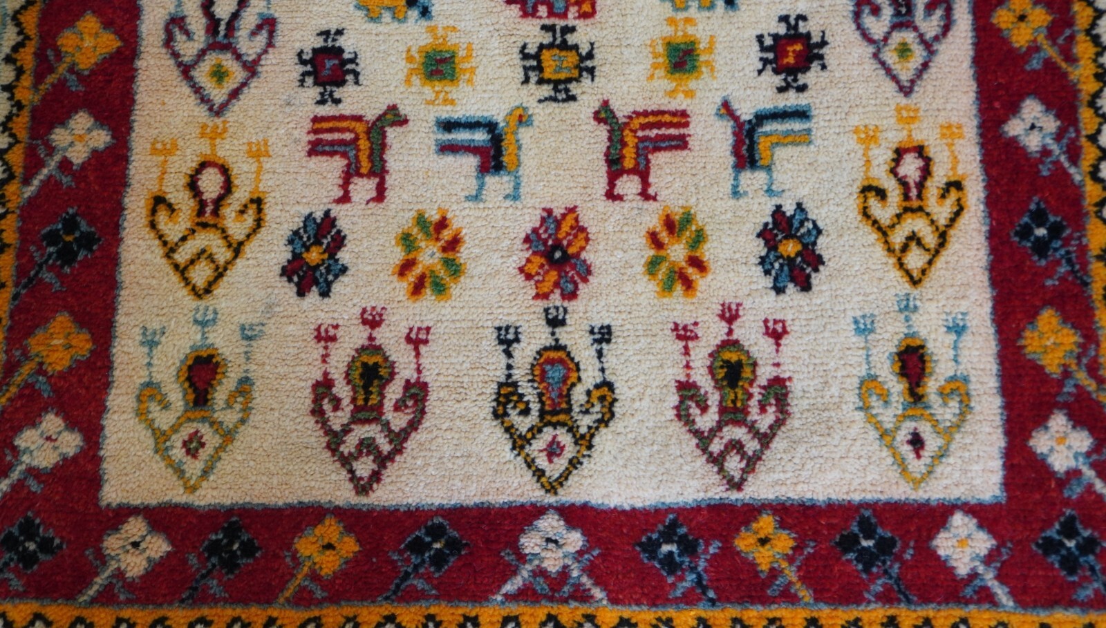 3’3″ x 6’6″ ANTIQUE MOROCCAN HAND KNOTTED WOOL IVORY GOLD RUG, BIRDS, TEA-POTS