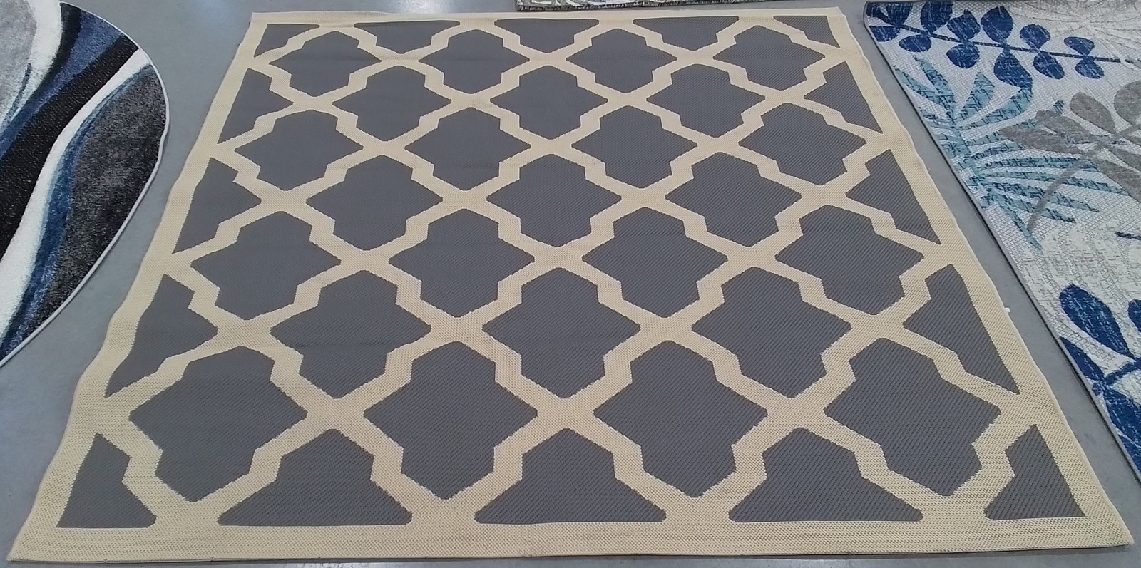 ANTHR/BEIGE 6′-7″ x 6′-7″ Back Stain Rug Reduced Price 1172804053 CY6903-246-7SQ