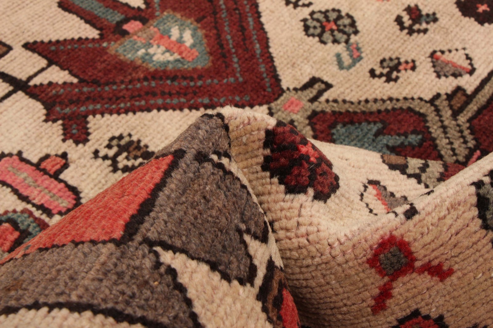 Vintage 3’1″ x 8’0″ Traditional Hand Knotted Vegetable Dye Wool Area Rug