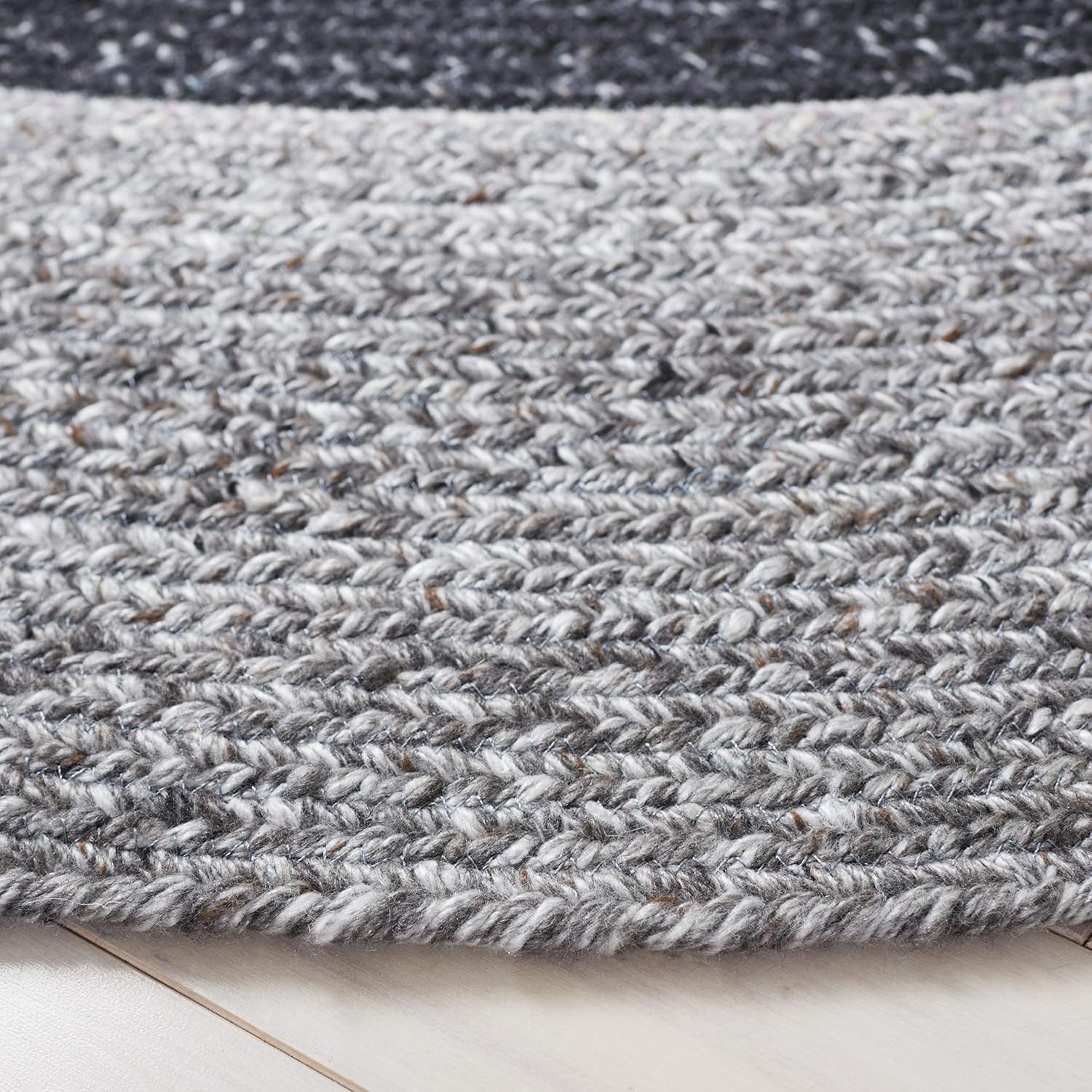 Handmade Braided Round Area Rug – 4′ Black & Dark Grey for High Traffic Areas