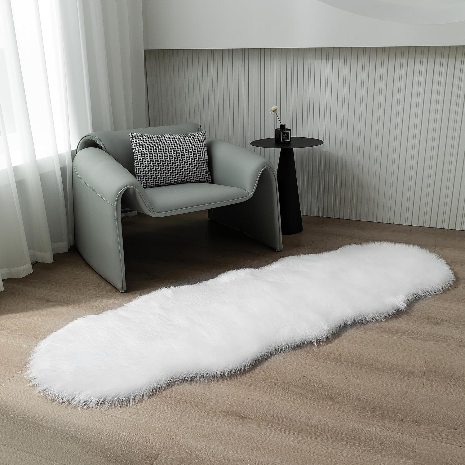 White Faux Fur Sheepskin Rug 2×6 Ft Fuzzy Rug Super Soft Fluffy Plush Area Rug U