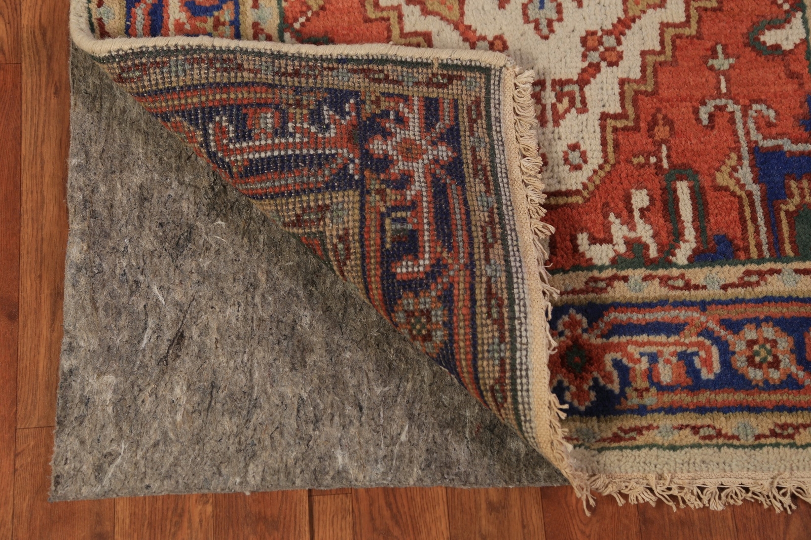 Heriz Serapi Ivory Hand-Knotted Indian Carpet in Wool 5′ 1″ x 3′ 0″