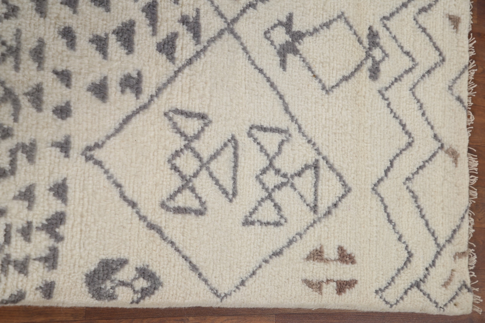 Modern Handmade Luxury Hand-Knotted Moroccan Wool Accent Rugs 5×8 ft