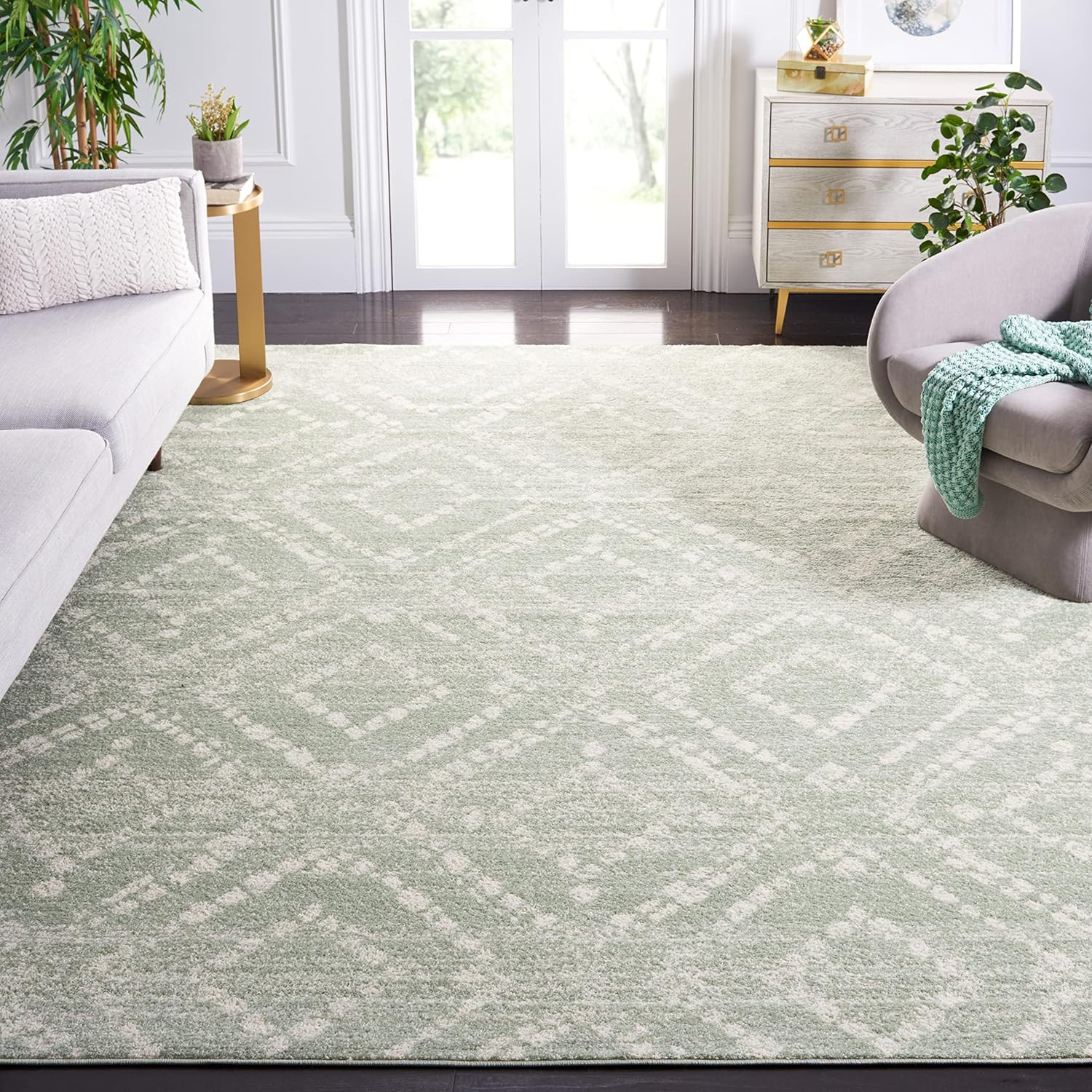 Adirondack 10′ x 14′ Area Rug – Ivory & Green Modern Diamond Design