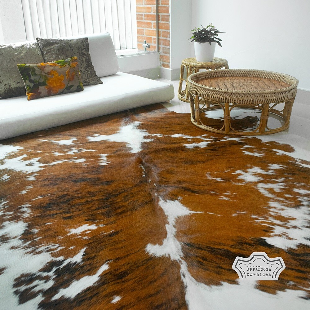 Real Cowhide Rug in Medium Tricolor | Large 6′ x 7′